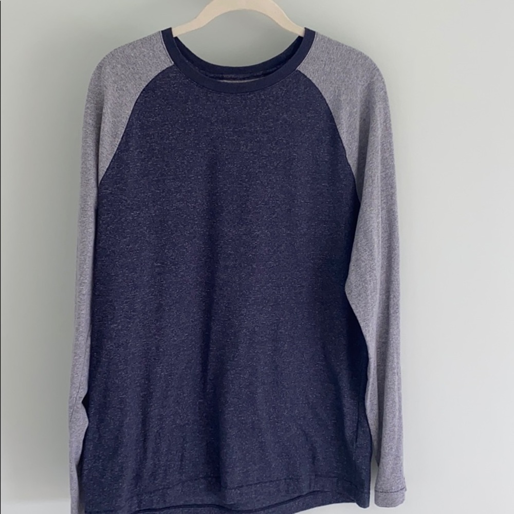 Men’s Light weight long sleeve shirt by Banana Republic.